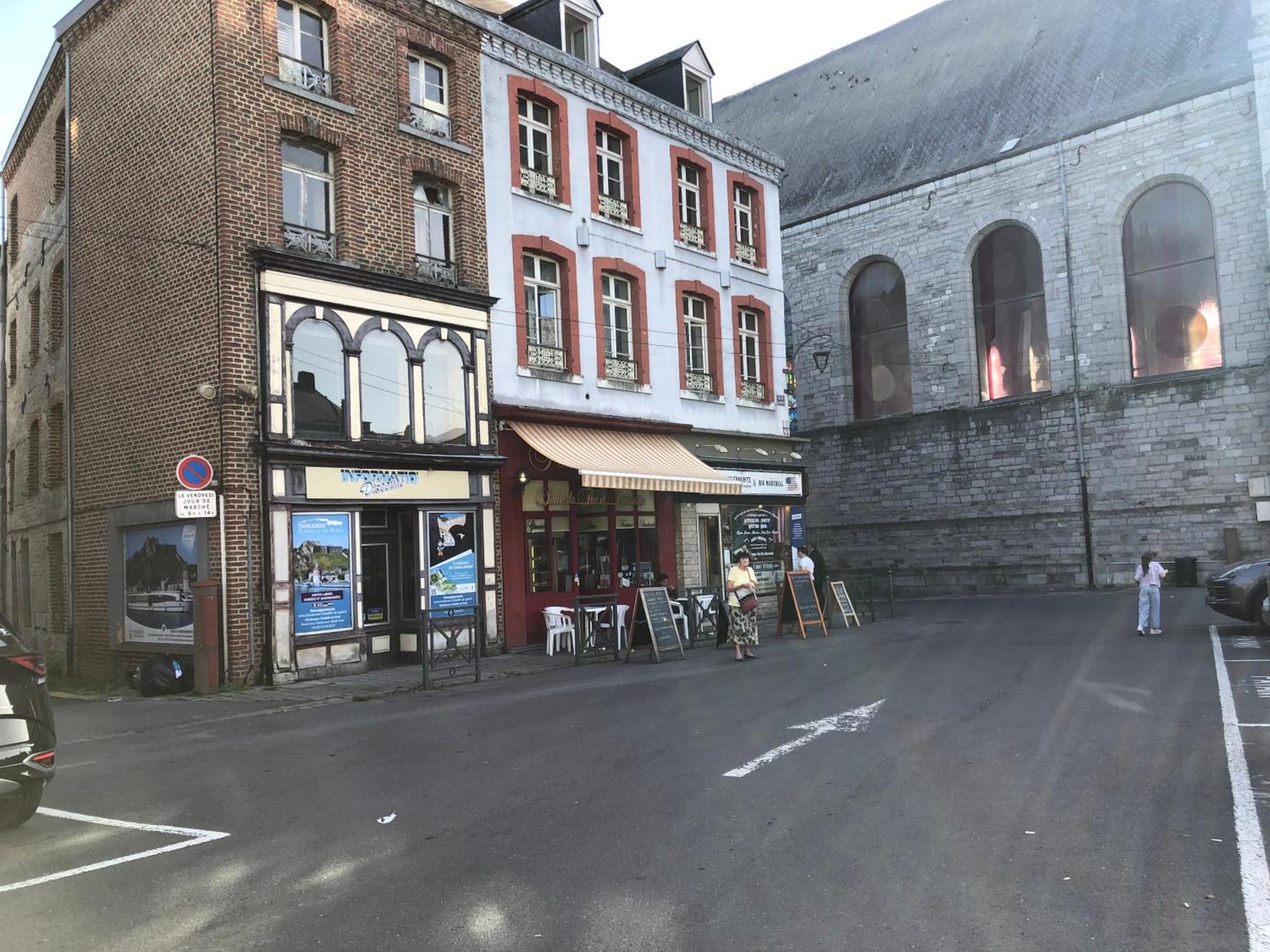 Le Repos De La Meuse Apartment Givet Exterior photo